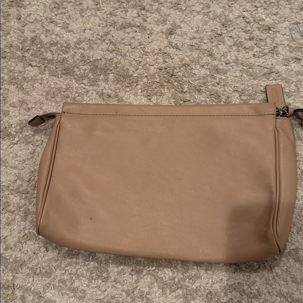 Coach Beige Clutch - Picture 6 of 15